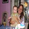 C'est mon premier souper chez Grand-Maman et Grand-Papa. Le biberon ou le champagne?
2005-09-03