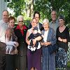 Encore une autre, avec 3 g�n�rations...
(Guy, Fran�oise, Alma, Julie, Vincent, Guillaume, Lucette, Alain , Johannes)
2005-09-04