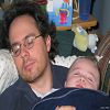 Papa et moi faisant la si�ste, l'apr�s-midi de l'Halloween.
2005-10-31
