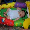 Regarde Tonton Claude, je fais aussi la si�ste dans mon petit lit!
2005-06-30