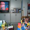 Attir� par la t�l�, tout comme son p�re!
2005-08-12