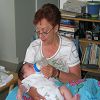 Le biberon, c'est aussi bon quand c'est Grand-maman Fanfan qui me le donne.
2005-07-01