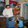 Une pinata! Allez, on tire les enfants. 2008-05-04