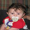 Ga�l se tient assis... presque tout seul. 2008-06-11